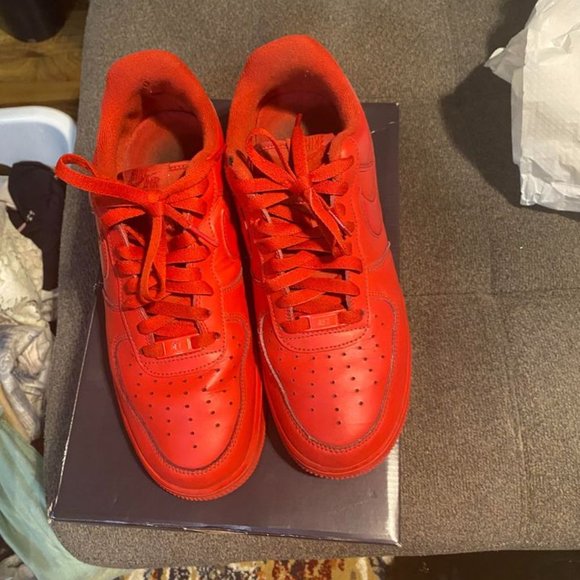 Nike Air Force 1 Low Triple Red - Picture 3 of 4